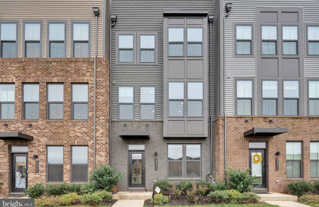 43402 THREE FORKS TERRACE - 43402 Three Forks Ter, Moorefield Station, VA 20148