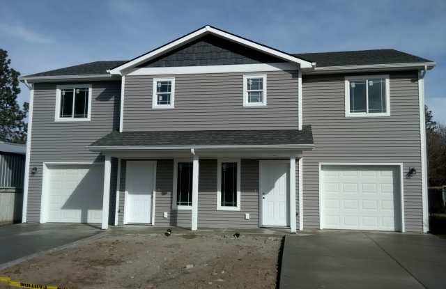 Spacious 3 Bedroom 2.5 Bath Duplex in Post Falls photos photos