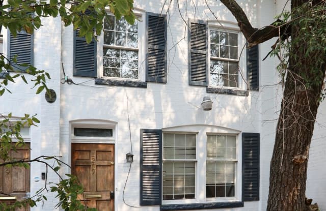1207 33RD STREET NW - 1207 33rd Street Northwest, Washington, DC 20007