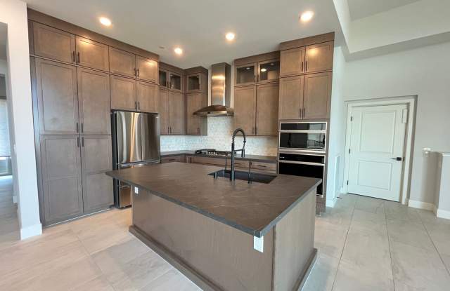 Luxury Summerlin 2 Bedroom 3 Bathroom Trilogy Townhome! photos photos