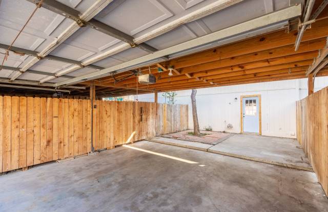 Ridgeway Townhomes on Burnham Drive photos photos