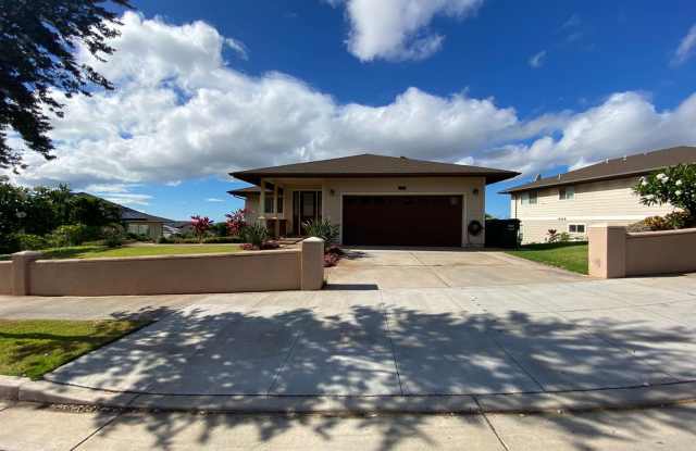 Welcome Home to Makakilo! Come see this Beautiful 3 bed /2.5 bath House! One small Pet Allowed! *First Showing 3/24/2025 at 4pm* - 92-790 Kuhoho Street, Makakilo, HI 96707