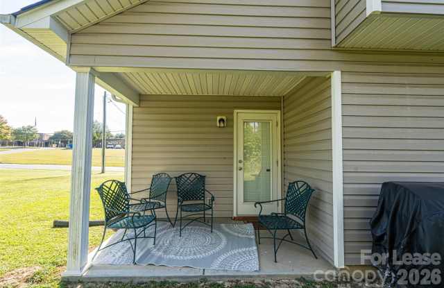 1116 Woodhill Drive Gallery 3