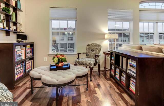 24660 HUTCHINSON FARM DRIVE Gallery 4