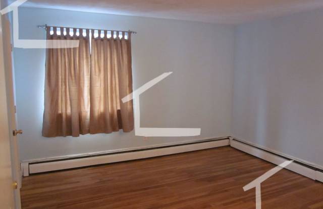 Nice 2 bed in Allston Gallery 3