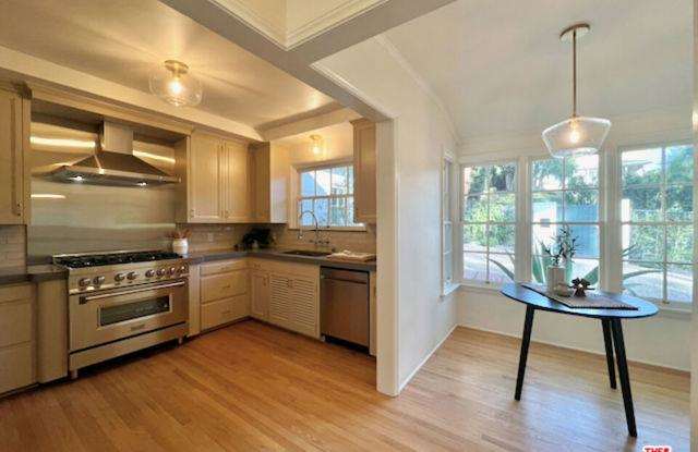 155 Acari Drive - 155 Acari Drive, Los Angeles, CA 90049
