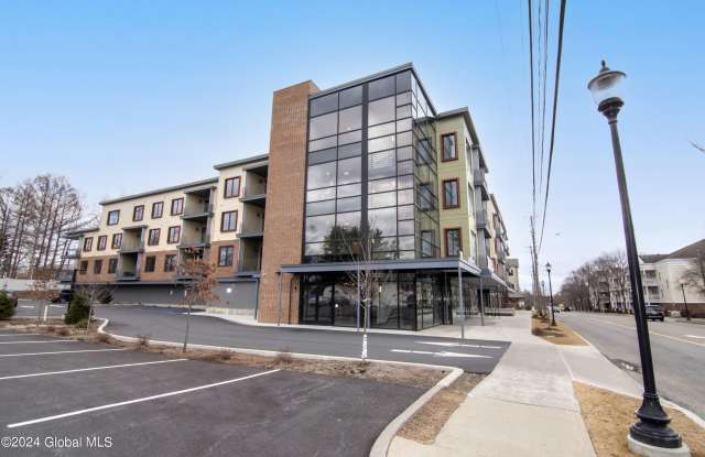 116 West Avenue - 116 West Avenue, Saratoga Springs, NY 12866