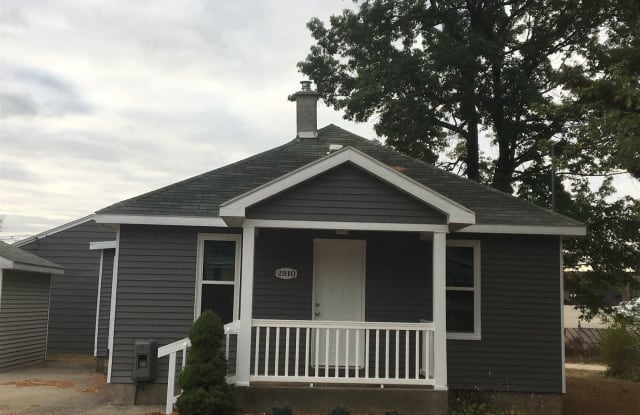 2910 Lee St SW - 2910 Lee Street Southwest, Grandville, MI 49418