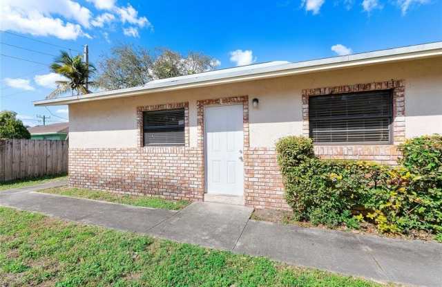 743 NW 14th Way photos photos