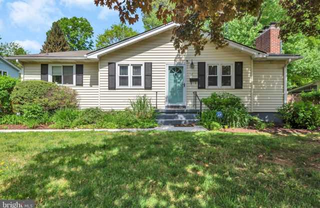 16 GOODRICH ROAD - 16 Goodrich Road, Annapolis, MD 21401