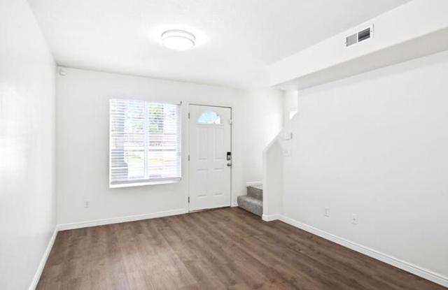 475 North Redwood Road Gallery 2