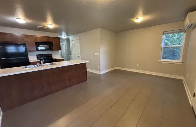 1745 S. 3rd St. W.Apt. 102 Gallery 1