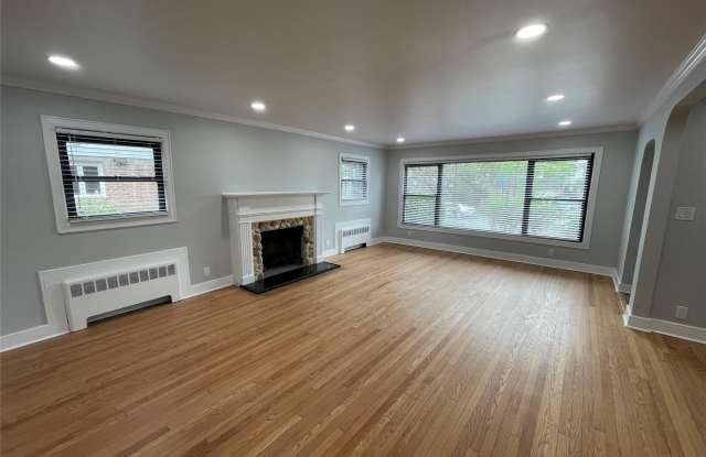 411 E Walnut Street photos photos