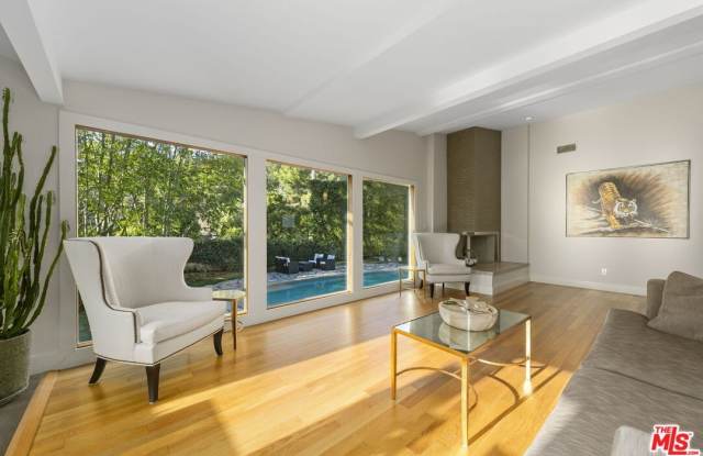 2601 Nichols Canyon Rd photos photos