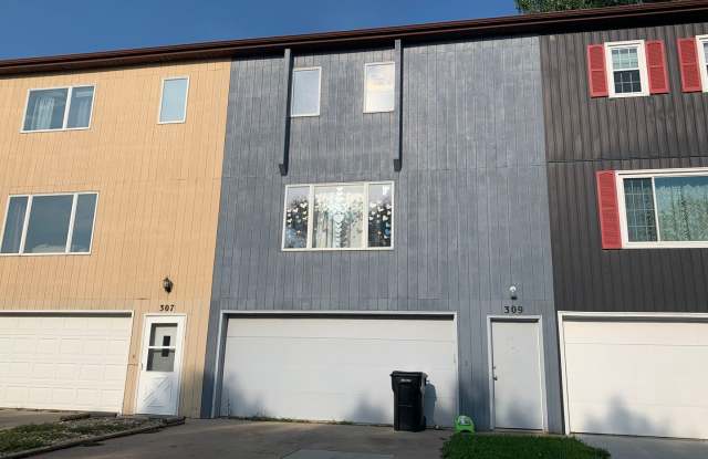 For Rent: Charming 3-Level Townhome in Quiet West Fargo Neighborhood photos photos
