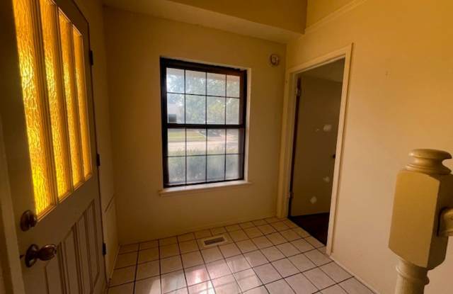 Union Schools-Peters Elementary, 4 bedroom, 2 bath, 2 car garage. Gallery 4
