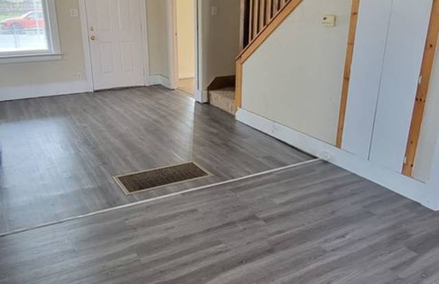 Great 3 bed home with garage Gallery 4