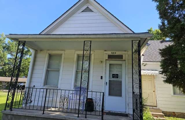 508 Thornton Street Gallery 1