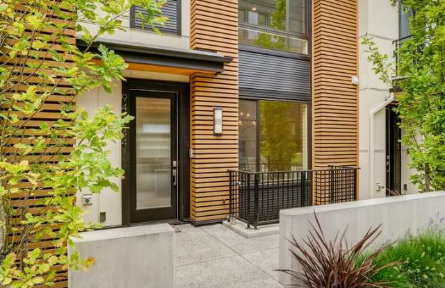 Queen Anne Townhome ~ McGraw Square photos photos
