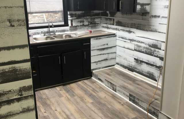 1023 Cynthia Cresent photos photos