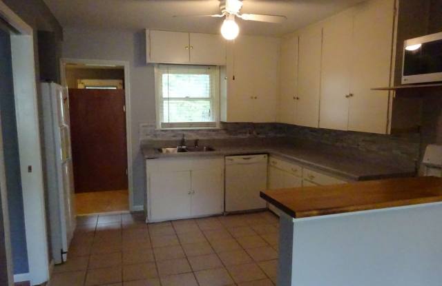 2107 Maldon Place Gallery 2