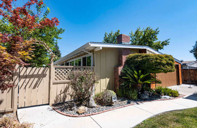 Beautifully updated 3/2 home in desirable Pomderosa Park- Sunnyvale photos photos