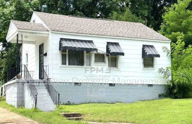 1971 Boyle Avenue Gallery 1