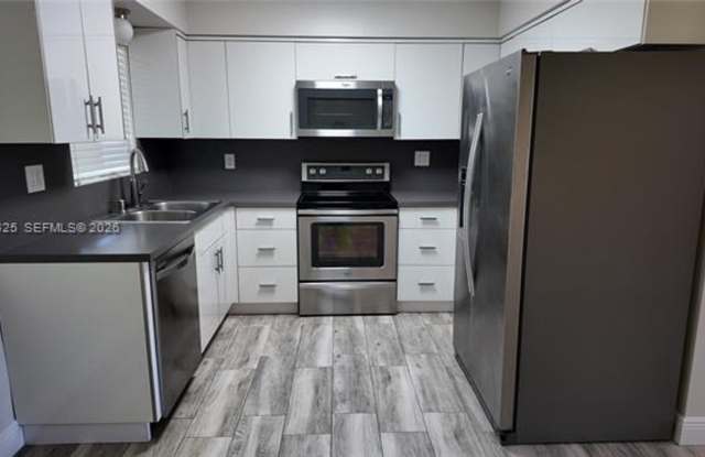 220 SW 80th Ave # 0, Miami, FL 33144 photos photos