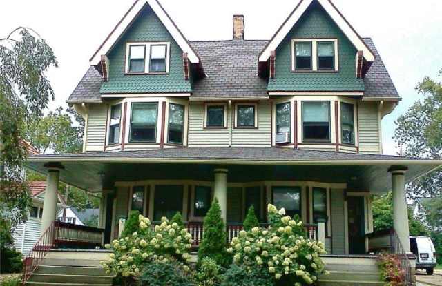 1439 W Clifton Boulevard photos photos