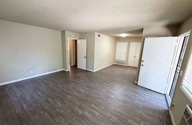 Bright 2 Bedroom 2 Bath with Front Patio photos photos