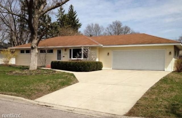 10417 Zenith Ave S - 10417 Zenith Avenue South, Bloomington, MN 55431