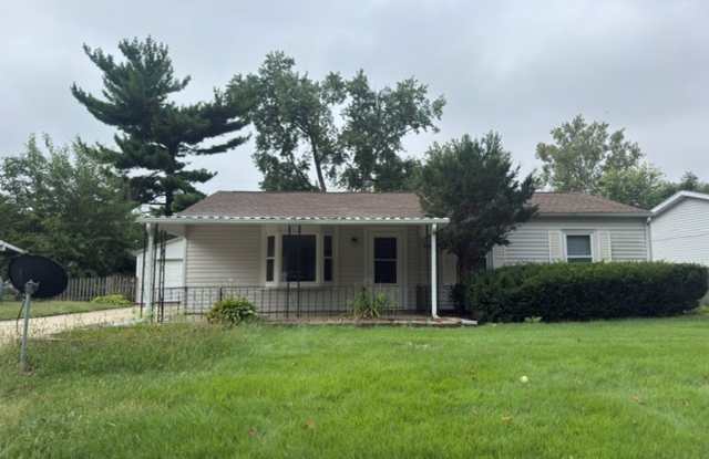 Spacious 3-Bedroom Home with Fully Fenced Private Yard & Detached Garage photos photos