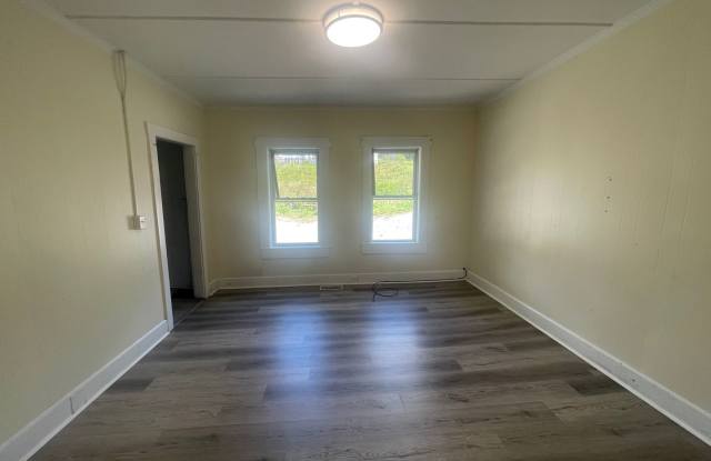 Newly Renovated 3-Bedroom Apartment in Adams Gallery 1