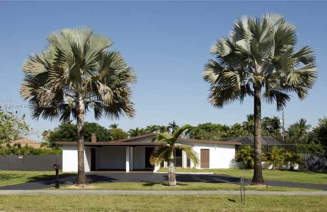 10605 SW 112th St - 10605 Southwest 112th Street, Kendall, FL 33176