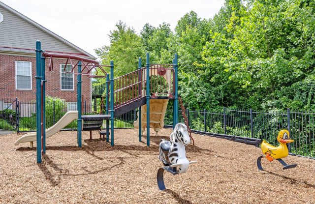 Aquia Terrace Apartments Gallery 2
