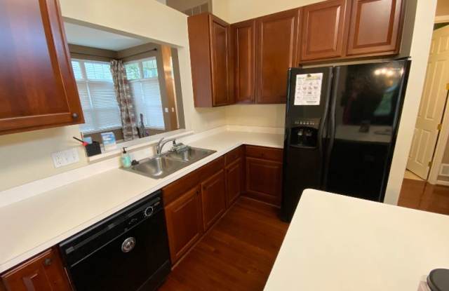 216 Penobscot Dr. Gallery 3