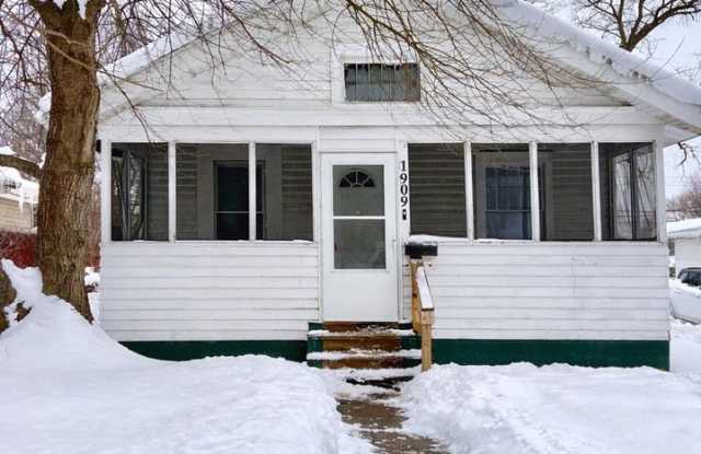 1909 S. Brookfield photos photos