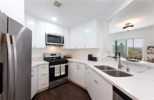 1100 Newport Ave photos photos