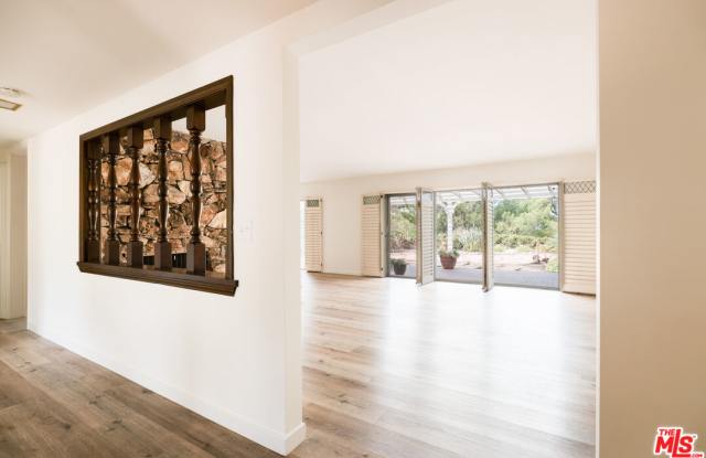 3135 Dona Marta Drive Gallery 4