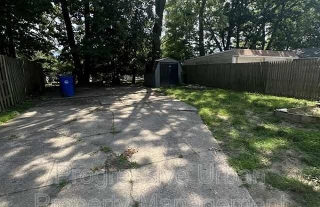 4609 Behrwald Avenue - Upstairs Gallery 3