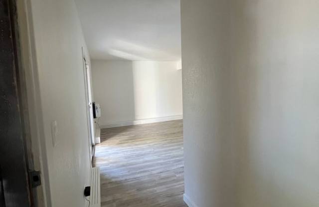 Fort Logan South Denver 2/1 Condo Renovation complete! Gallery 3