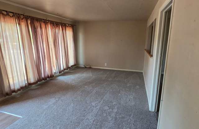 ALL PROSPECTIVE TENANTS MUST SUBMIT A $58 NON-REFUNDABLE APPLICATION FEE PER APPLICANT ONLINE AND BE PRE-QUALIFIED PRIOR TO ANY SHOWINGS Gallery 3