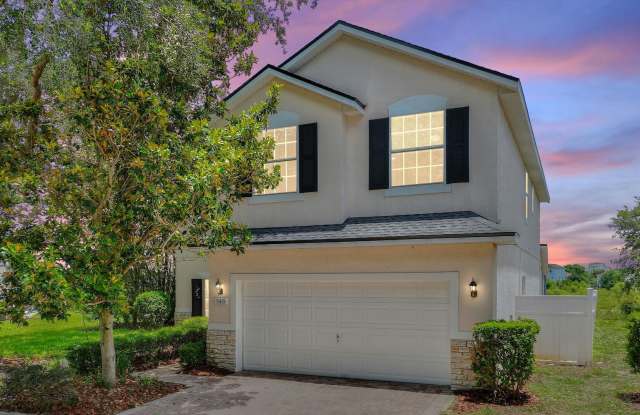 Beautiful 5-Bed 4.2 Baths Pool Home! Pool Care Lawn Maintenance  Basic Cable Internet! photos photos