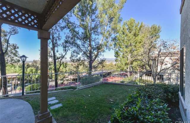 22757 Lakeway Drive Gallery 4