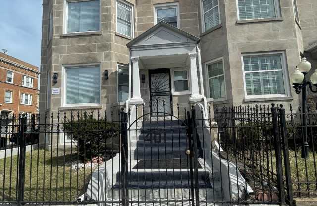 416 S Homan Ave photos photos