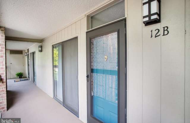 1526 MOORINGS Drive Gallery 3