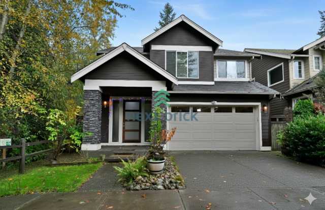 3 BEDS  2.5 BATH SINGLE FAMILY HOUSE FOR RENT - 2708 123rd Place Southeast, Eastmont, WA 98208