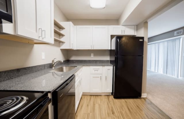 7 Pointe Apartments Gallery 2