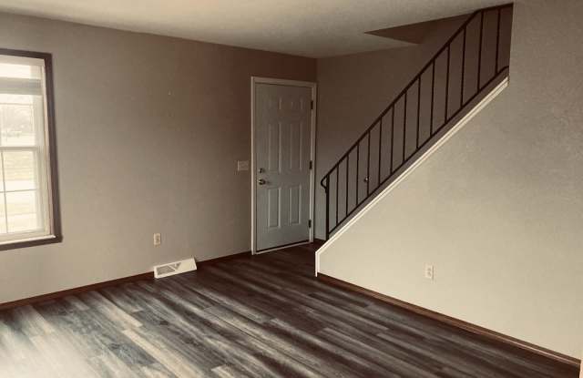 27007 Oakmead Dr Gallery 2
