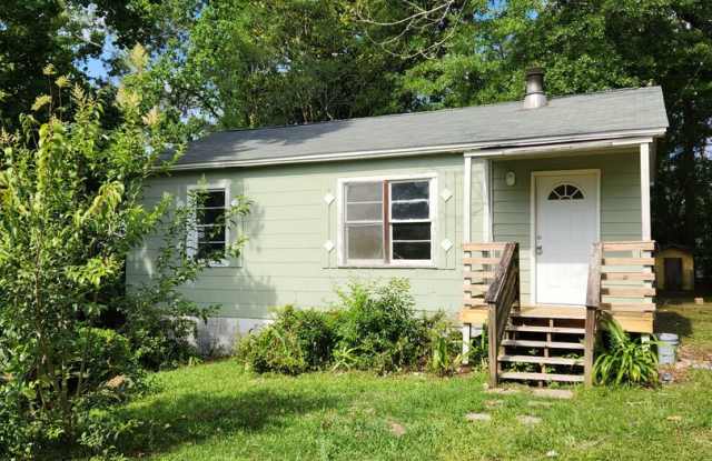 Single Family 2 bed 2 bath...Immediate Occupancy - 1506 Yancey Street, Tallahassee, FL 32303